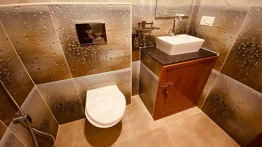Bathroom 3, ARLINJAI PARADISE, Kanniyakumari