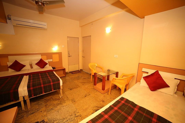 Bedroom 4, Hotel Sai Raja, Satara