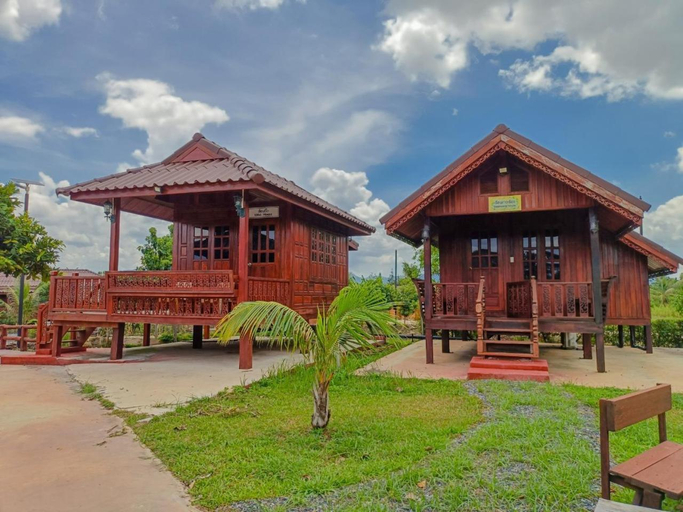 Exterior 6