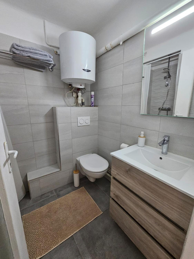 Bathroom 3, Provencal-style apartment, Bouches-du-Rhône