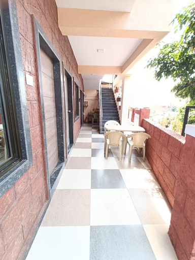 Others 3, Ramai Cottage, Satara