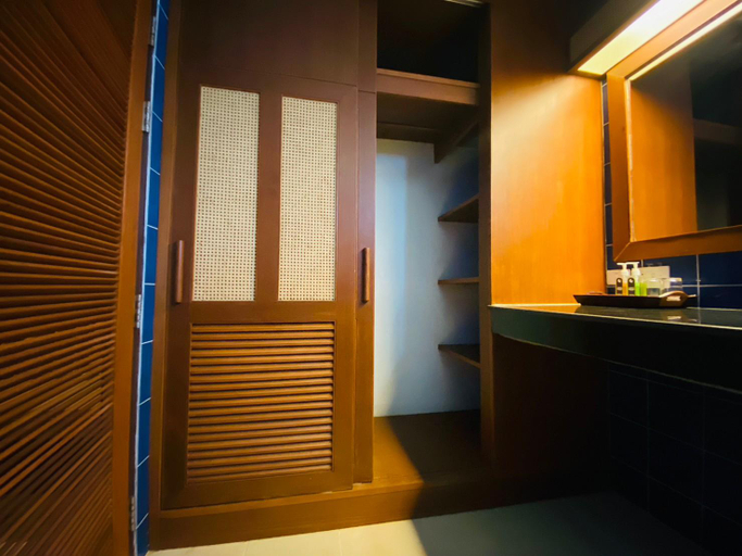 Bathroom 6