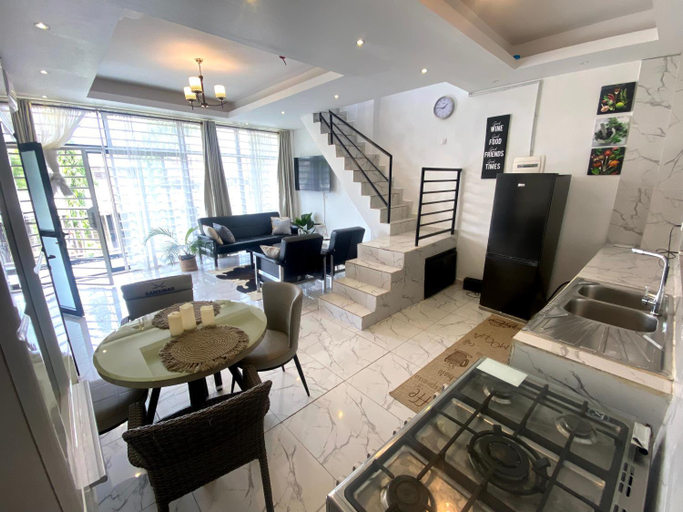 Others 3, Luxury TownHouse, Wouri