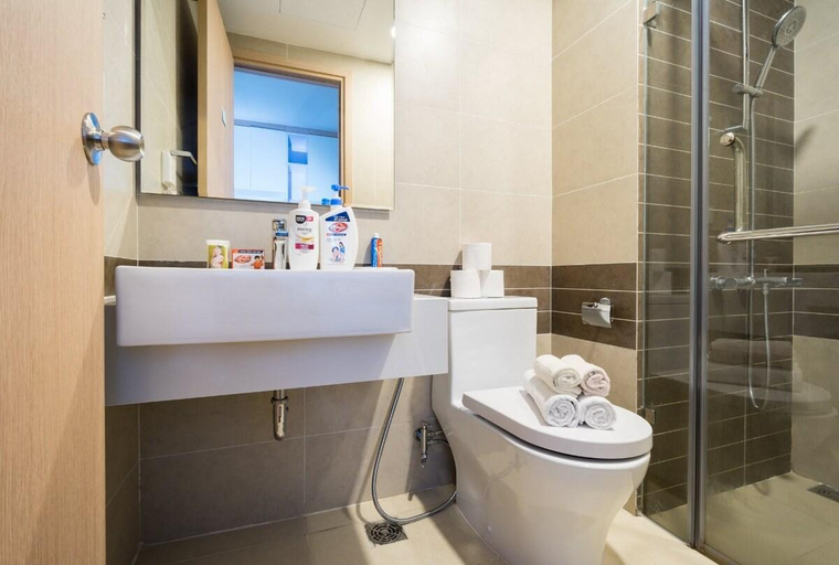 Bathroom, City View, 1km to Center, BR & Sofa bed, Free Gym, District 4