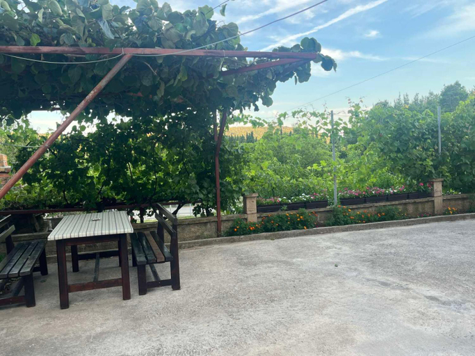 Others 4, Apartmani Joca