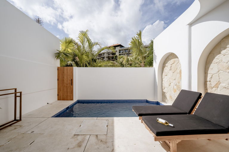 Others 2, Elements A6 Villa Bingin, Badung