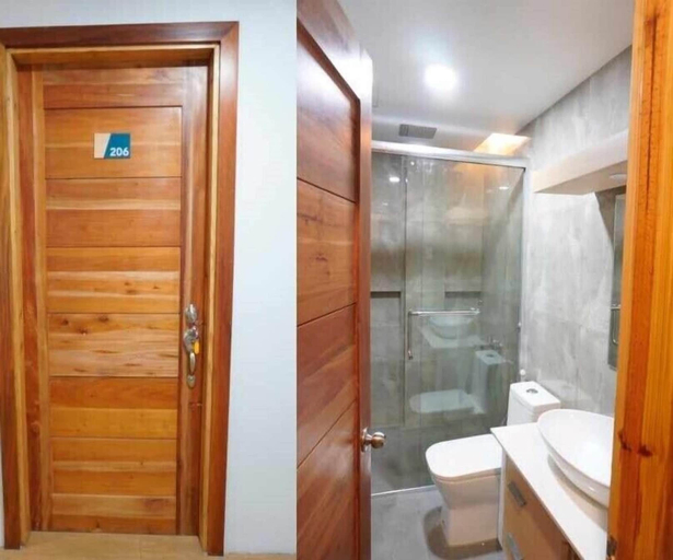 Bathroom 4, Rudhil's Place Hotel, Cebu City