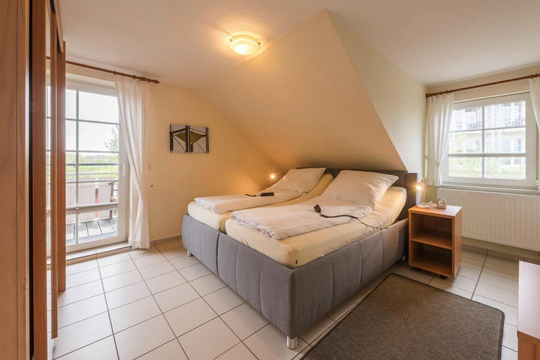 Room 3, Apartment in Friedrichskoog-spitze With Parking Space, Dithmarschen