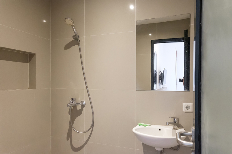 Bathroom 12