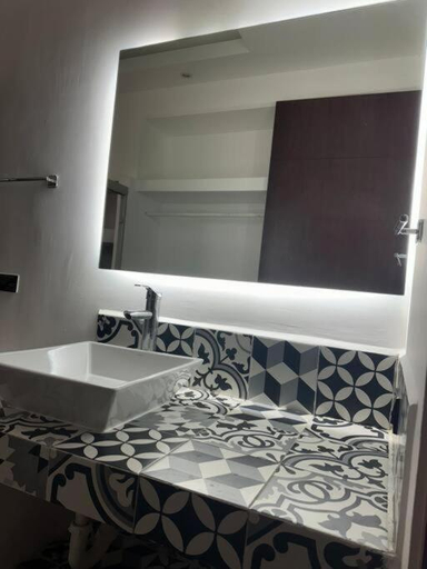 Bathroom 3, MID-498 Centro, Mérida