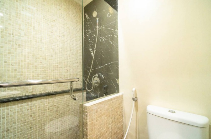 Bathroom 5, Luxury Studio Near GI Mall. Thamrin Executive, SCBD, Central Jakarta