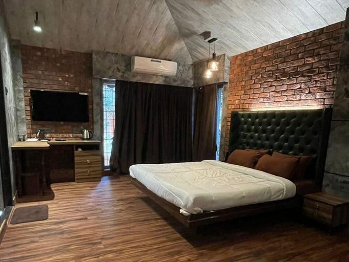 Bedroom 2, Cold Spot Village Resort, Satara