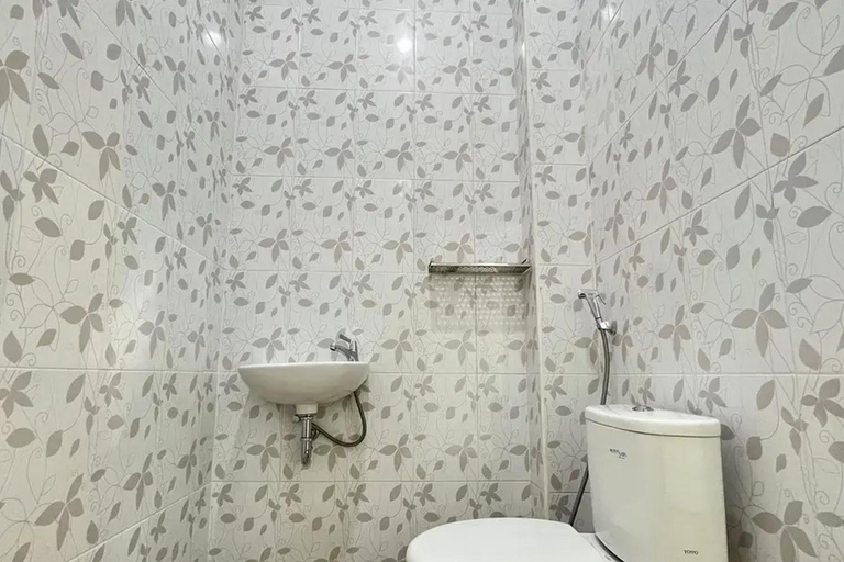Bathroom 11