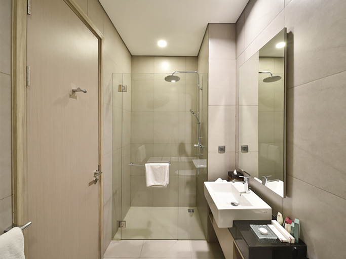 Bathroom 13