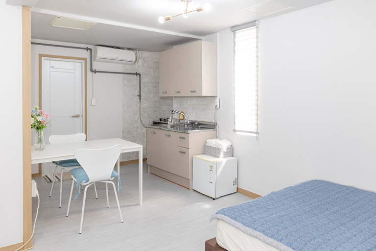 Others 4, Dashim Stay, Gunsan