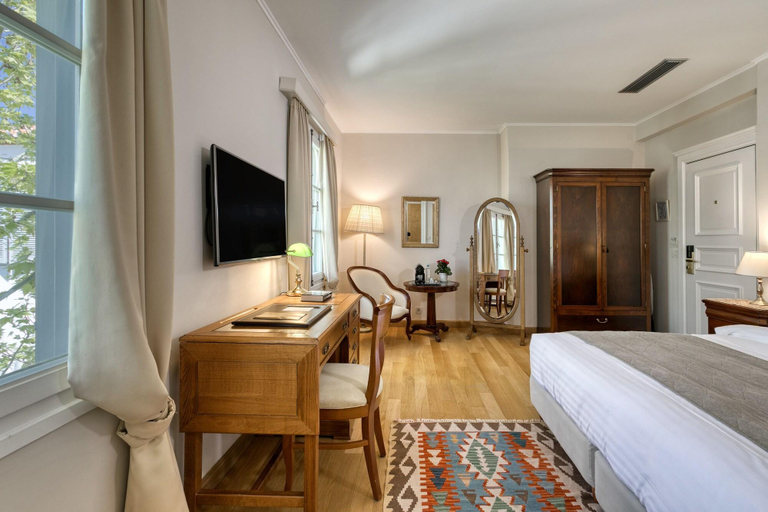 Bedroom 2, Leto Hydra, Attica