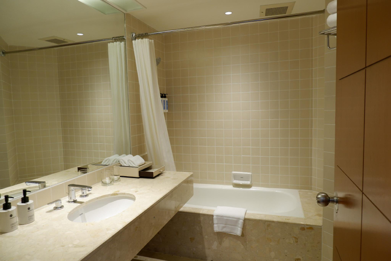 Bathroom 29