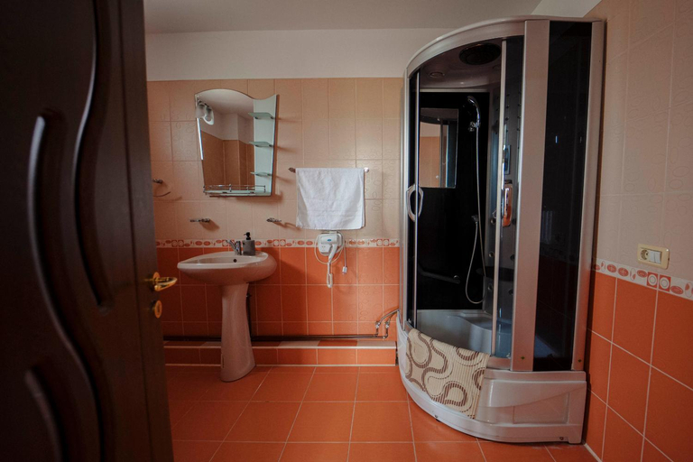 Others 2, Casa Miruna, Dorna Candrenilor