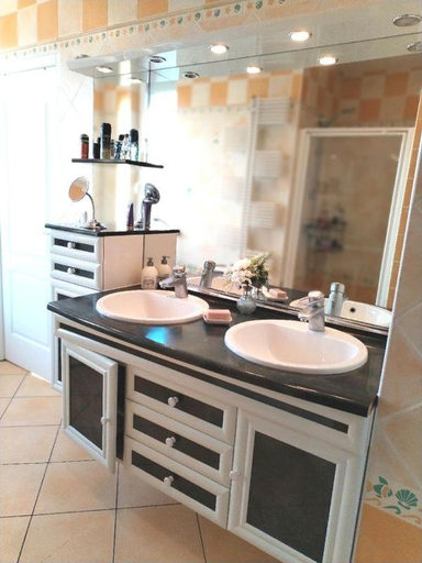 Bathroom 3, Location chambre spacieuse avec balcon et piscine, Tarn