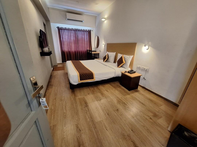 Others 4, Hotel B R REGENCY, Thiruvananthapuram