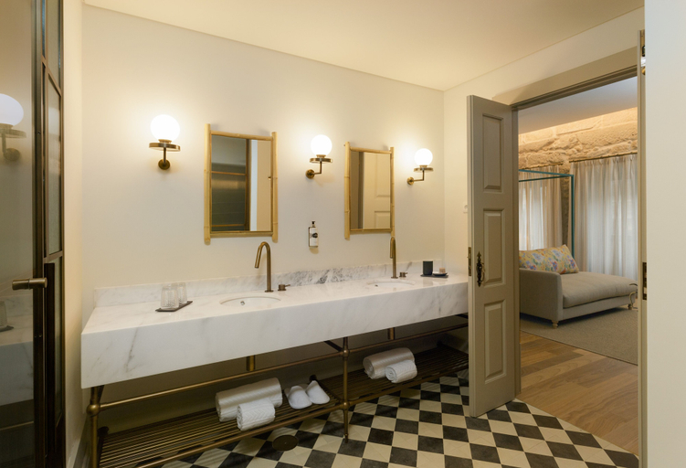 Bathroom 5, Torel Saboaria, Porto