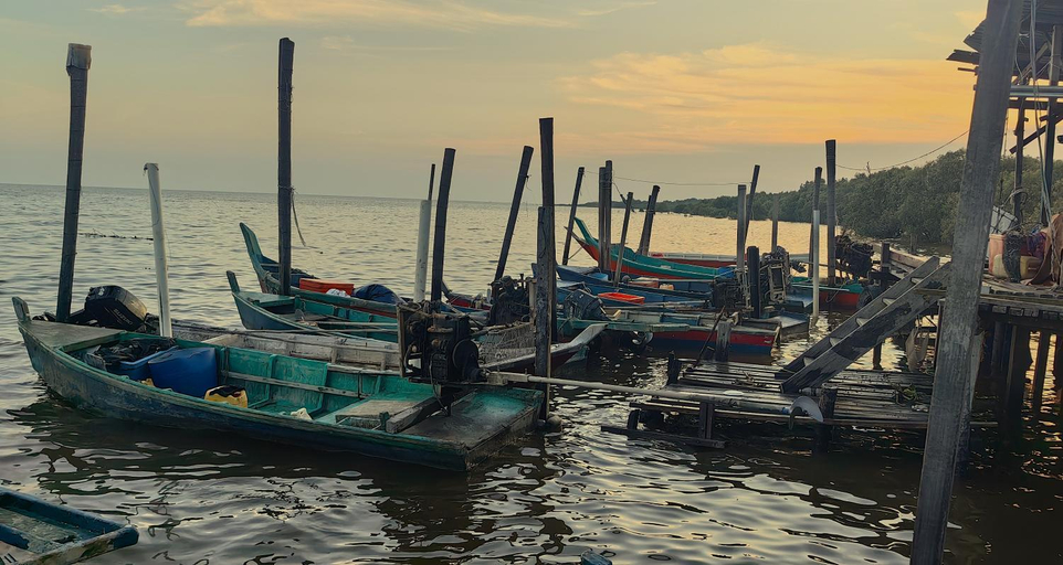 Others 4, Seaside cottage room stays, Sabak Bernam