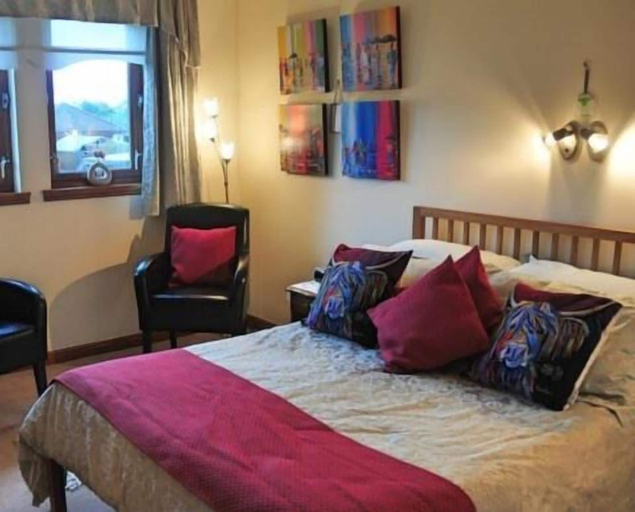 Bedroom 2, Ashcroft Farmhouse, West Lothian