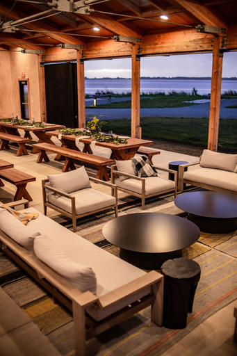 Food & Drinks, Bay Point Landing, Coos