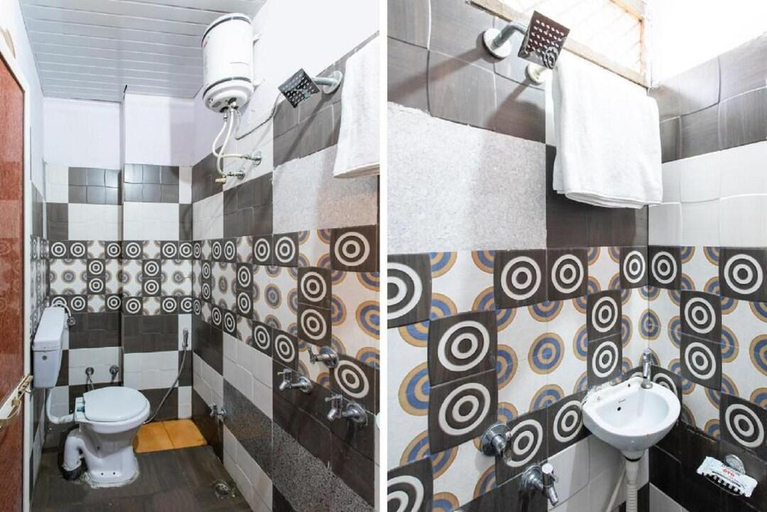 Bathroom, Hotel Shreenath Palace, Ujjain