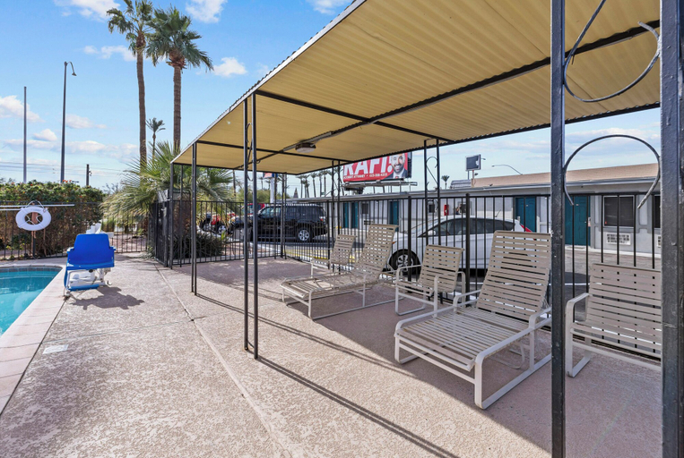 Others 5, American Executive Inn, Maricopa