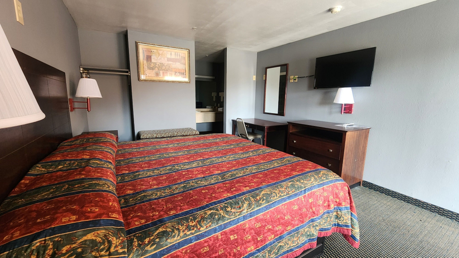 Bedroom 2, Benbrook Inn & Suites, Tarrant