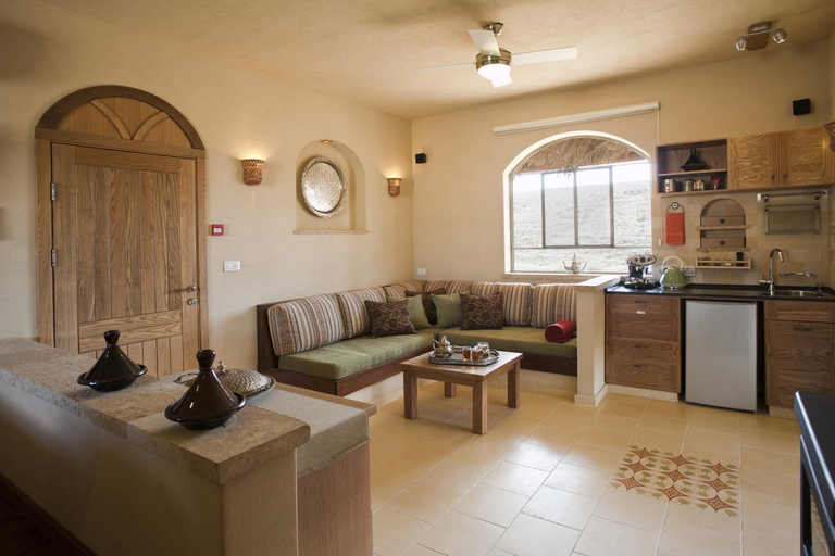 Kitchen 5, Arava Land