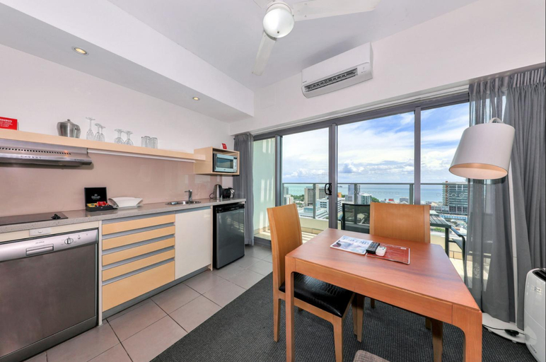 Others 3, Sensation Sunsets Seaviews I Mantra' Central CBD Apartment, Darwin