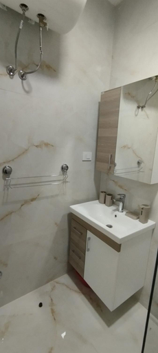 Bathroom 4, House Kahari