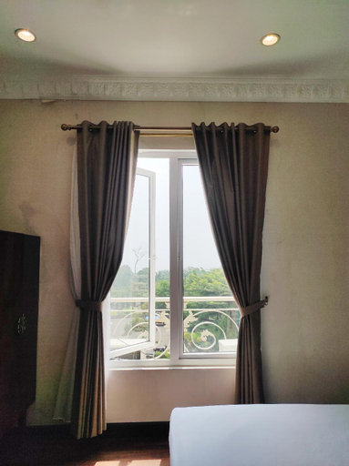 Bedroom 13