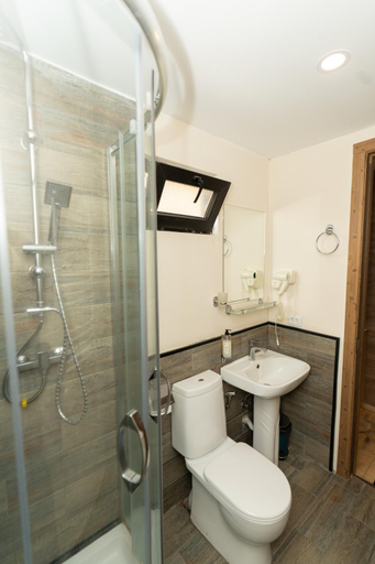 Bathroom 4, Kazbegi Harmony Cottages, Kazbegi