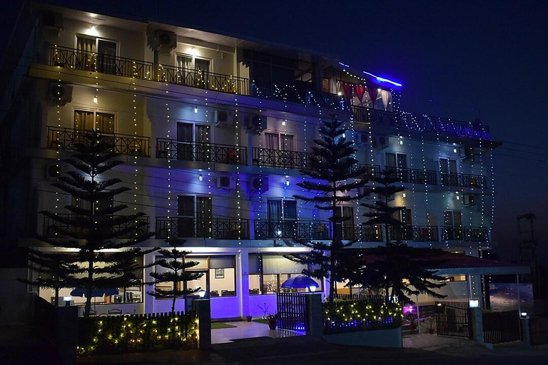 Exterior & Views