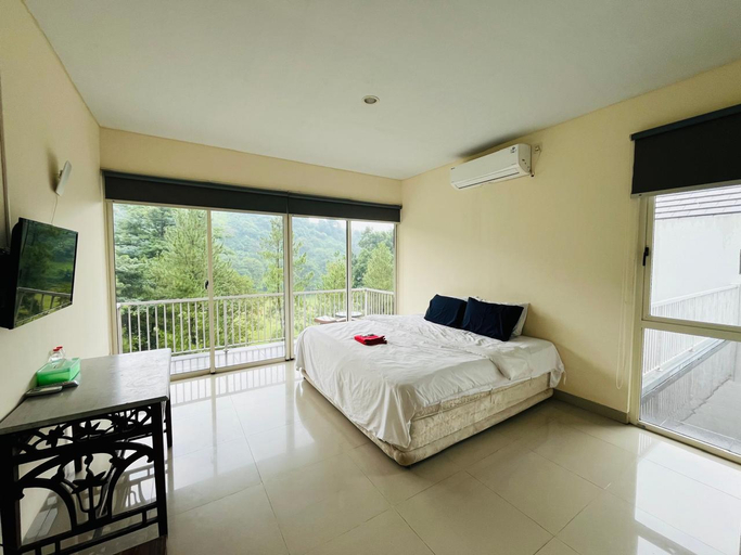 Bedroom 2, Vila Taman Dayu, Pasuruan