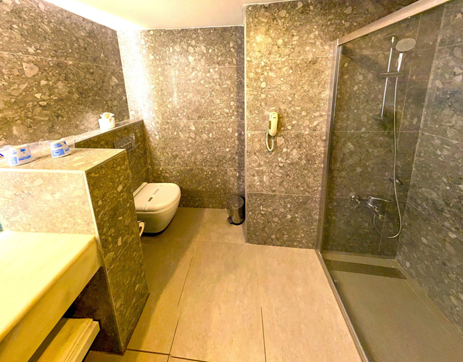 Bathroom 4, Queen's Park Resort Göynük, Kemer