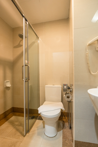 Bathroom 4, Tune Hotel Danga Bay Johor, Johor Bahru
