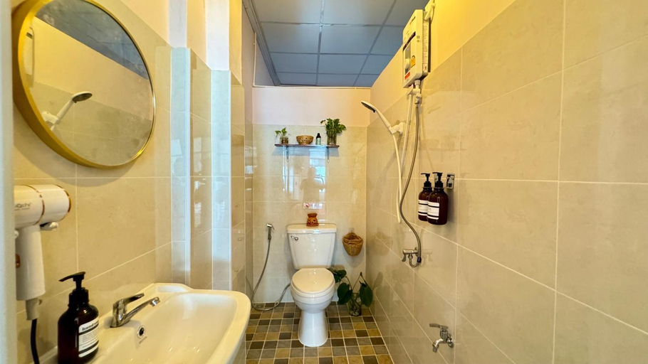 Bathroom 3, Baan YentaFo - Pink House 3rd floor