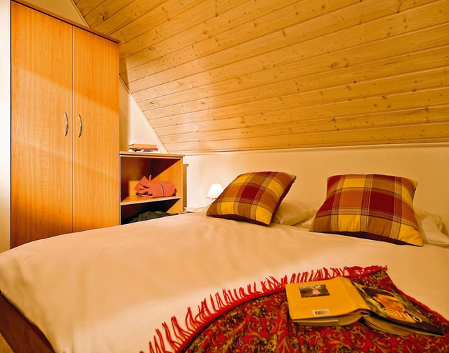 Bedroom 2, Holiday Homes in the Bad Saarow Castle Park, Bad Saarow, Oder-Spree