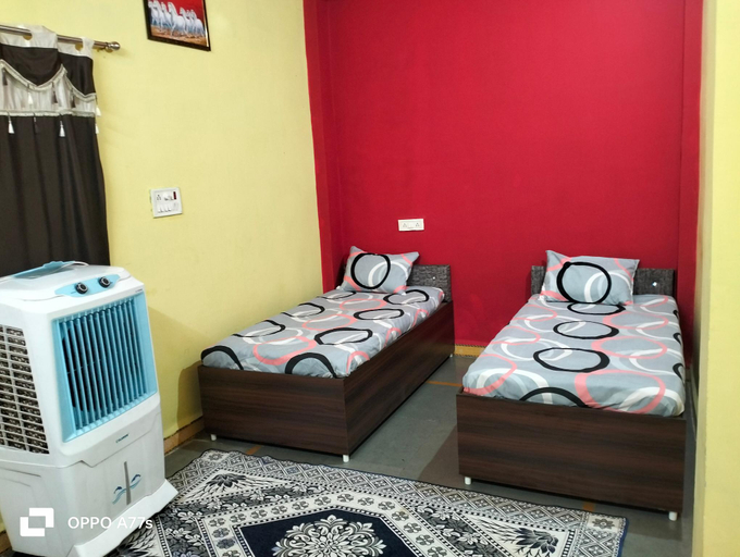 Bedroom 2, Shree Giriraj Home Stay , Ujjain