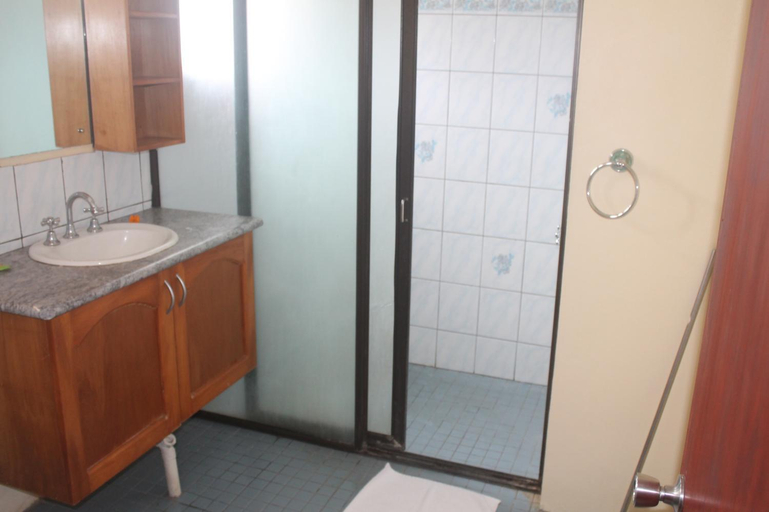 Bathroom 3, Shalini Garden Hotel & Apartments, Nadroga/Navosa