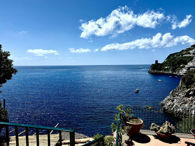 Others 5, Unique, waterfront Villa la Madonnina for 6, waterfront, pool, parking, Salerno