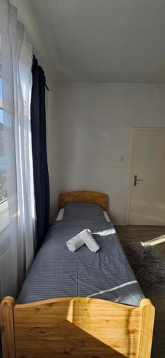 Bedroom 2, Pension - Monteurzimmer -,, Haus Hilde ", Celle