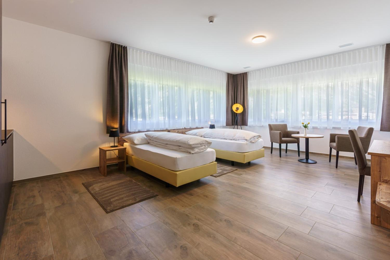 Others 5, Hotel B&B, Leuk