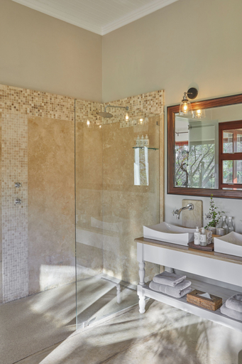 Bathroom 3, Melton Manor, Cacadu