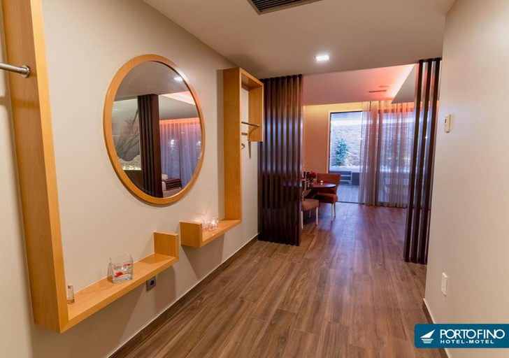 Bathroom 3, Motel Portofino, Matosinhos