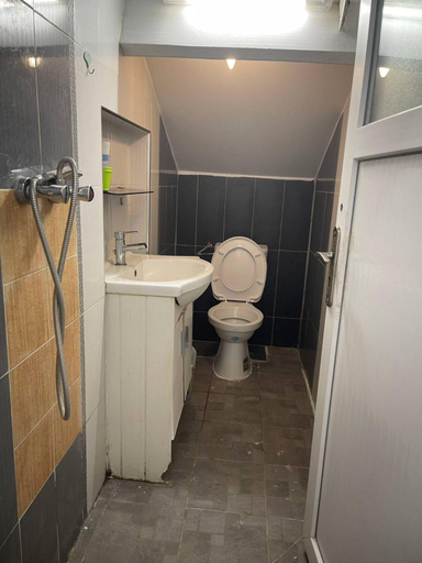 Bathroom 3, Villa Jasmin, Seine-Saint-Denis